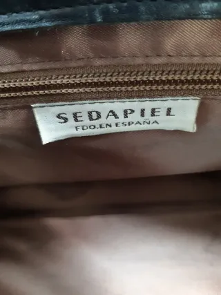 Bolso de piel negro clásico