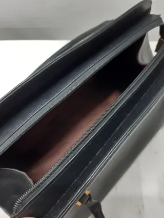 Bolso de piel negro clásico