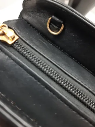 Bolso de piel negro clásico