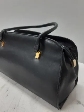 Bolso de piel negro clásico