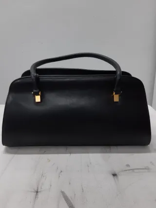 Bolso de piel negro clásico
