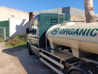 Camión MAN con CISTERNA