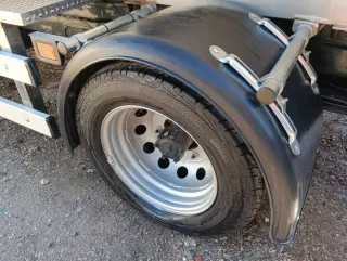 Camión MAN con CISTERNA