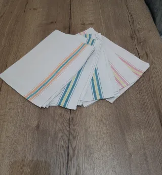 5 strofinacci con righe colorate