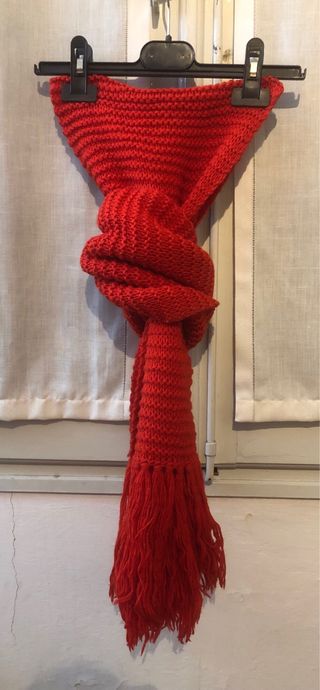 Sciarpa lunga fatta a mano rossa