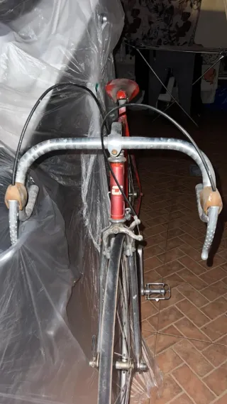 Bicicleta Orbea de carretera roja