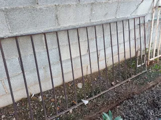 Baranda o reja metálica