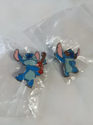 Lote 2 Pines Stitch con guitarra y gafas
