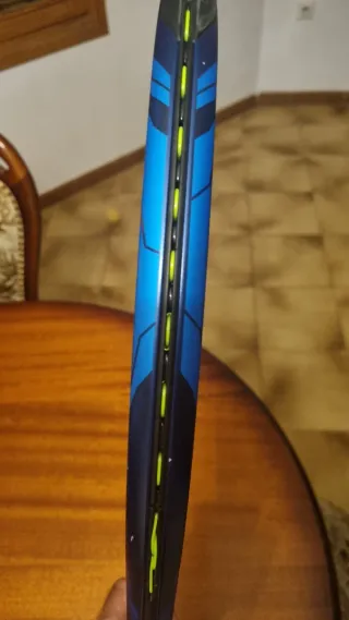 Raqueta Yonex Ezone 100 G 4 1/4 (2)