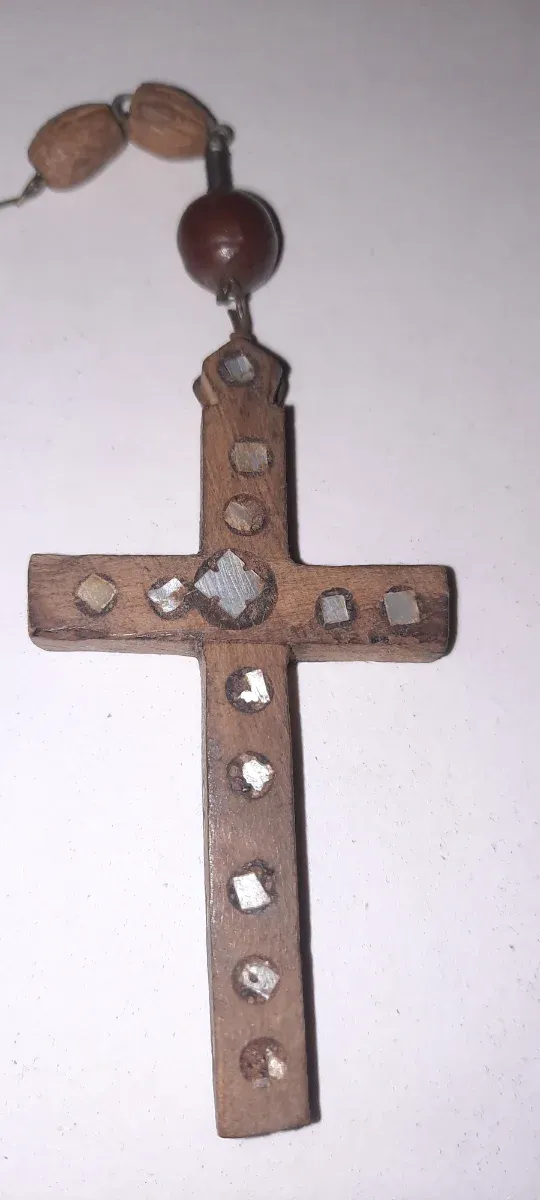 Antico Crocifisso in Legno con Inserti