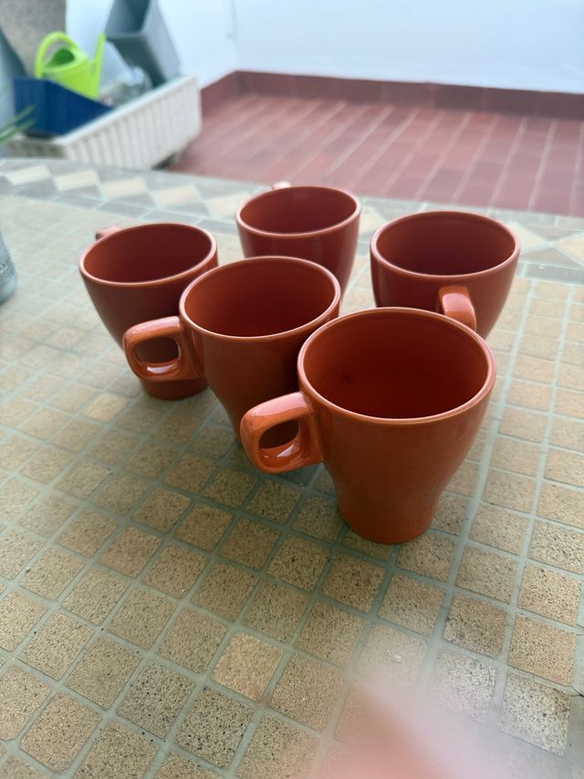 Juego de 5 tazas de terracota