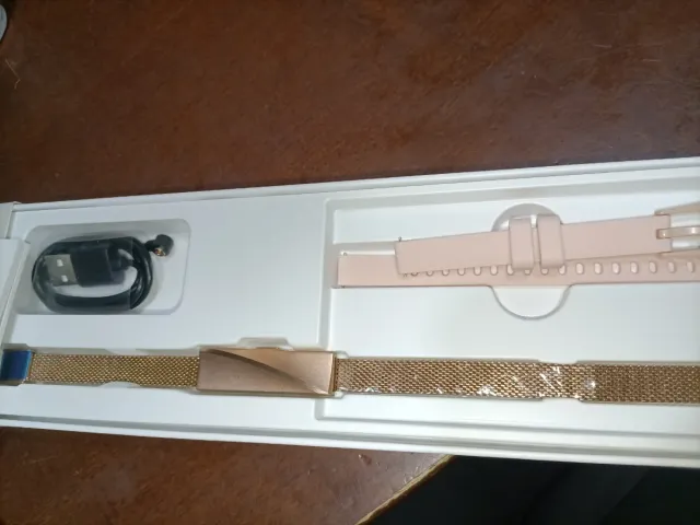 Smartwatch nuovo oro e rosa