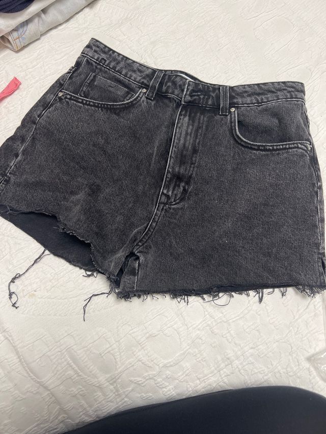 Shorts vaqueros negros desgastados