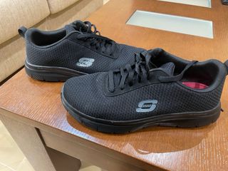 Zapatillas Skechers Negras SUELA ANTIDESLIZANTE