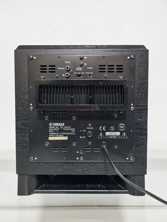 Subwoofer Yamaha YST-SW015 Ativo Preto