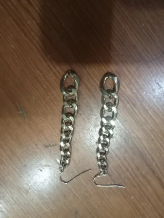 Pendientes largos dorados cadena