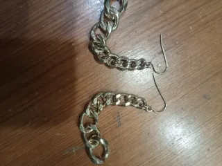 Pendientes largos dorados cadena