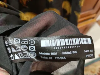 Vestido negro estampado paisley