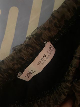 Falda de niña con estampado de leopardo