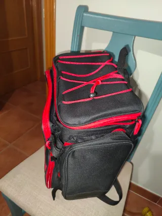 Mochila Ultimate Negra y Roja