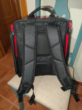 Mochila Ultimate Negra y Roja