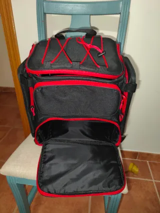 Mochila Ultimate Negra y Roja