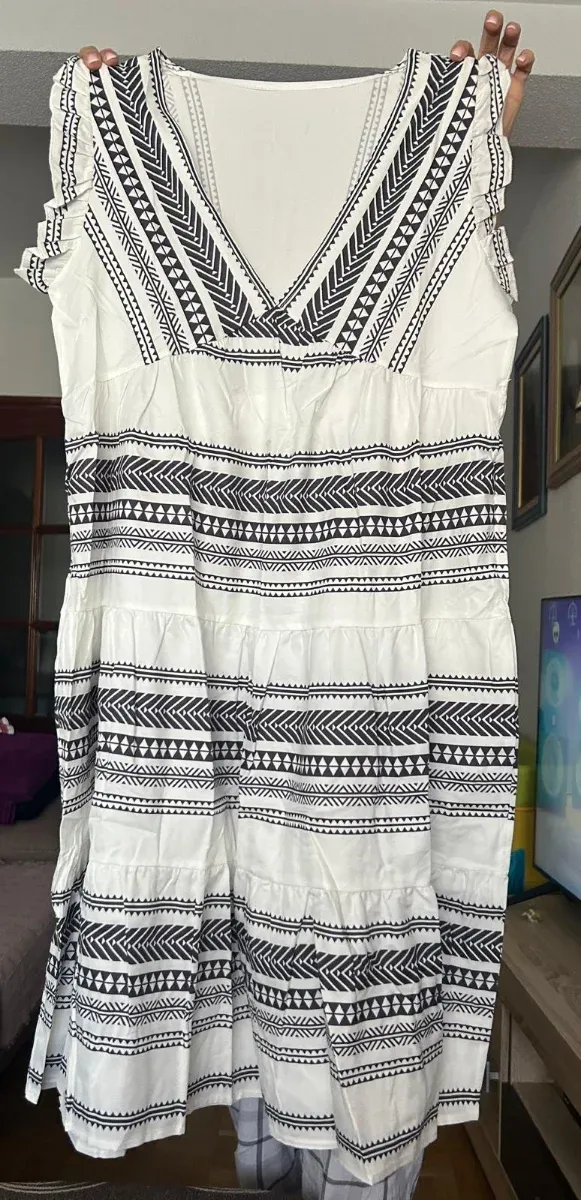 Vestido de verano blanco y negro