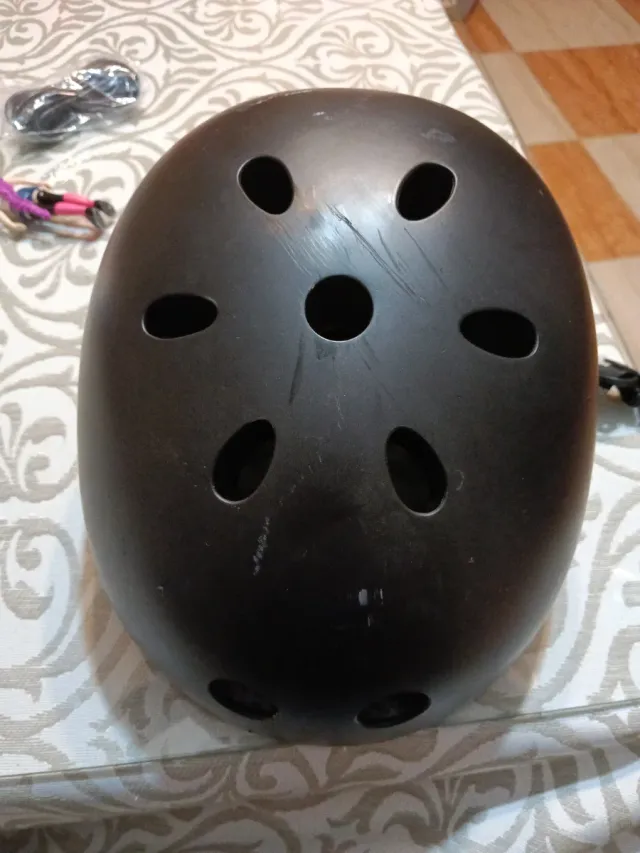 Casco protector para patinete