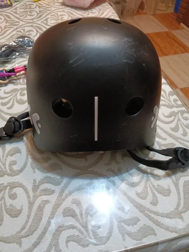 Casco protector para patinete