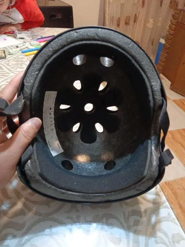 Casco protector para patinete