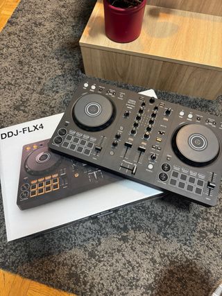 Controladora DJ Pioneer DDJ-FLX4