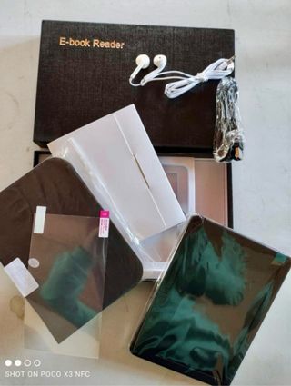 E-book Reader 4GB + Funda + Auriculares