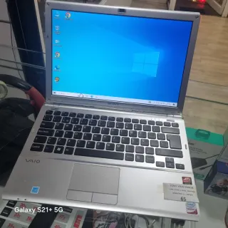 Sony VAIO Ordenador Portátil Plata
