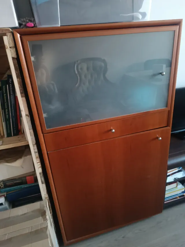 URGE!!!! REGALO 2 Aparadores de madera