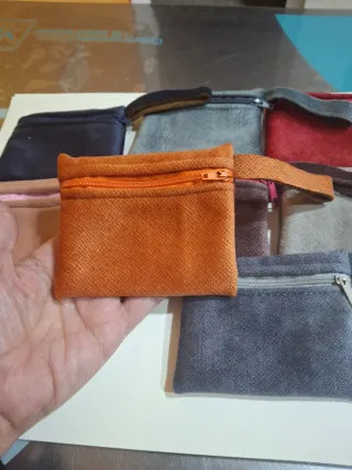 Lote de 8 monederos hechos a mano.