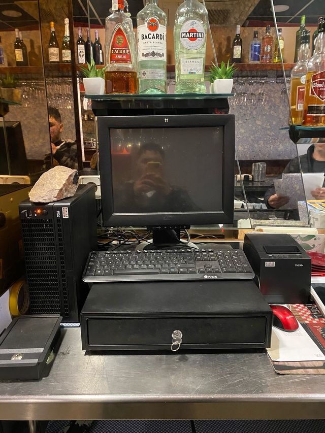 Ordenador de mesa para negocio