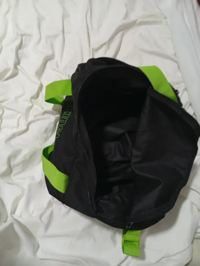 Bolsa deportiva Kipsta negra y verde