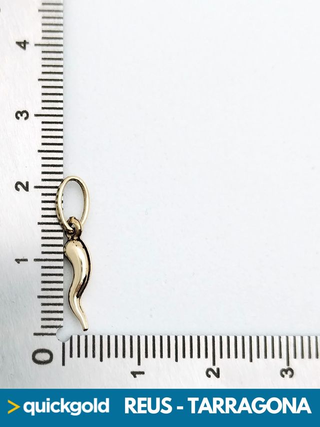 040-03-00574 COLGANTE ORO 18K  CUERNO SUERTE