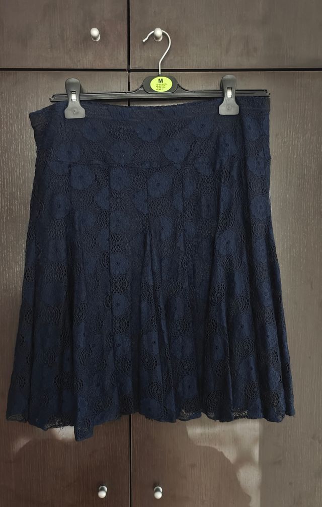 Gonna in pizzo blu e nero