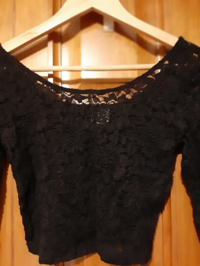 Camiseta de encaje negra, y manga larga !!! ...