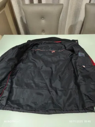 Cazadora hombre negra