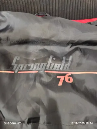 Cazadora hombre negra