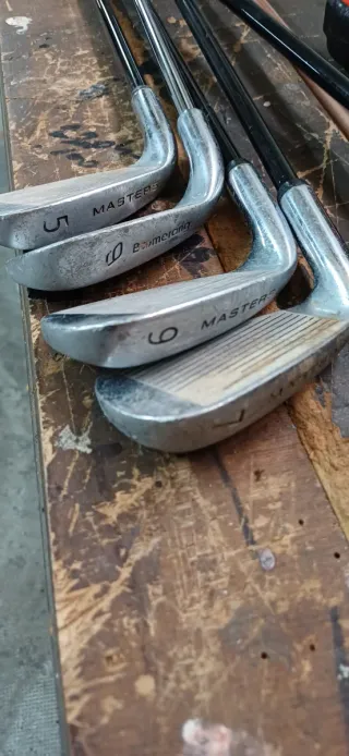 Juego palos de golf para niño: 4 iron, drive, putt