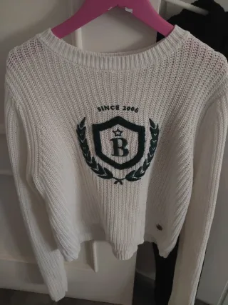 Jersey blanco con escudo