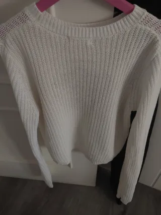 Jersey blanco con escudo