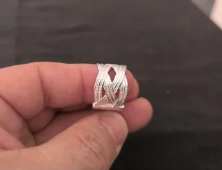 Anillo trenzado ajustable