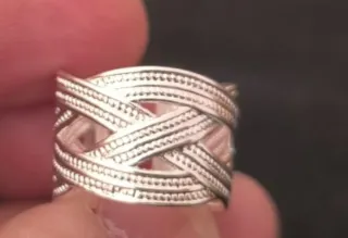 Anillo trenzado ajustable