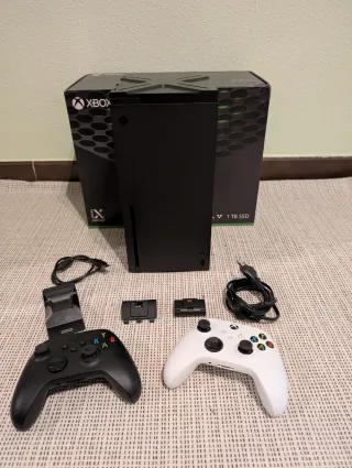Xbox Series X + 2 Mandos + Accesorios