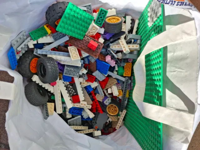 Lote Piezas Lego 2,2 kg