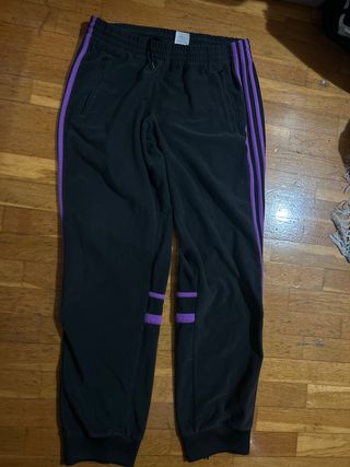 Pantalones Adidas negros con morado